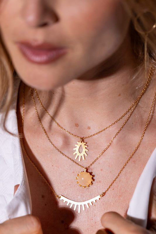 Violet layered chains